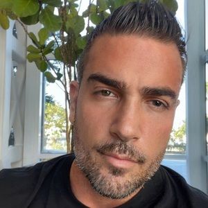 Meet your Posher, Trav